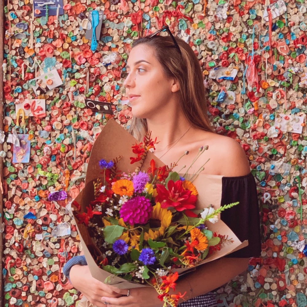 Meet your seller☺️